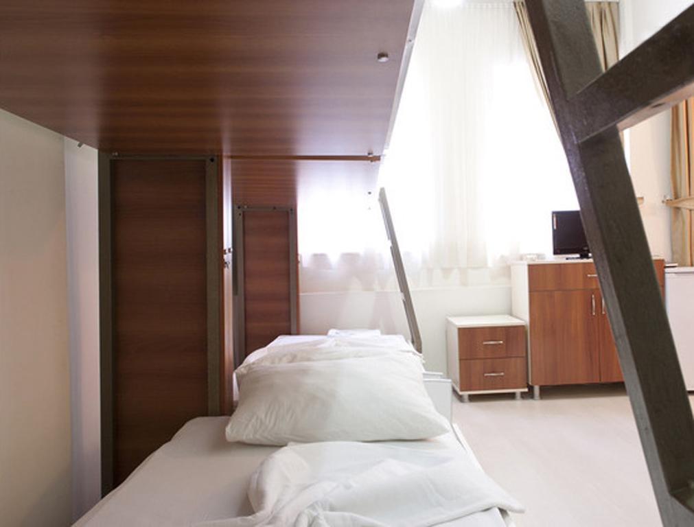 Nicoleport Hotel Istanbul Exterior photo